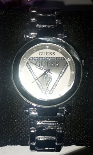 Reloj Guess plateado y blanco
