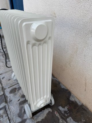 Calefactor eléctrico con ruedas