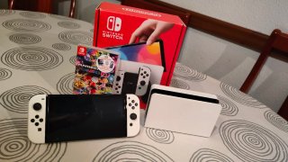 Nintendo Switch OLED Blanca + Mario Kart 8 Deluxe