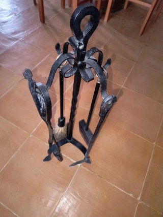 Juego de chimenea metálico