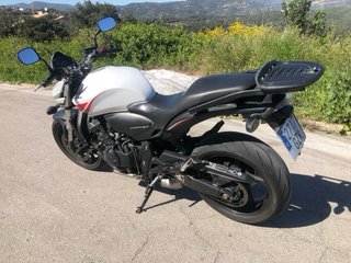 Honda Hornet 600cc Naked Blanca y Roja