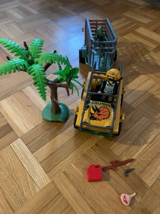 Playmobil Coche Dinosaurio con Figura y Accesorios