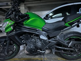 Kawasaki ER6N Negra y Verde