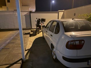Honda Transalp 750 con baúl de regalo