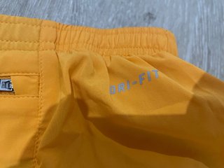 Shorts da corsa Nike a doppia strato arancione