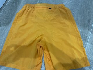 Shorts da corsa Nike a doppia strato arancione