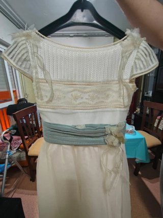 Vestido de comunión niña blanco y beige