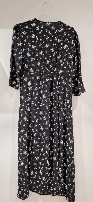 Vestido midi floral negro Mango