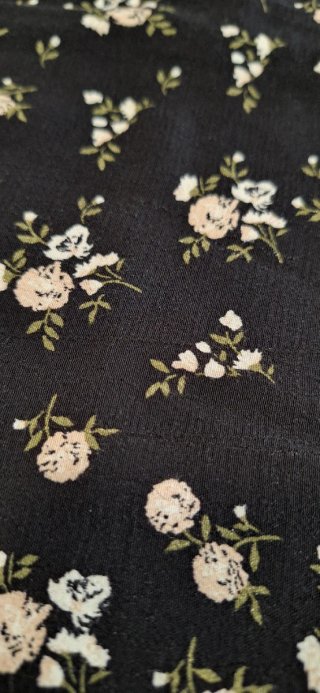Vestido midi floral negro Mango