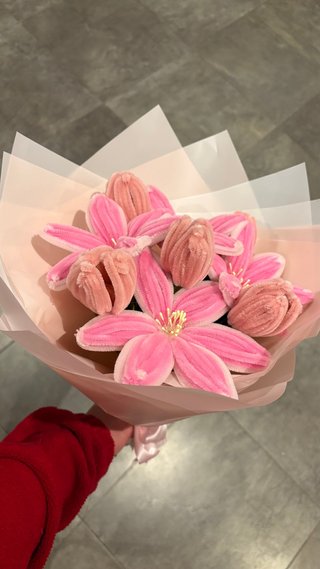 Ramo de flores con limpiapipas