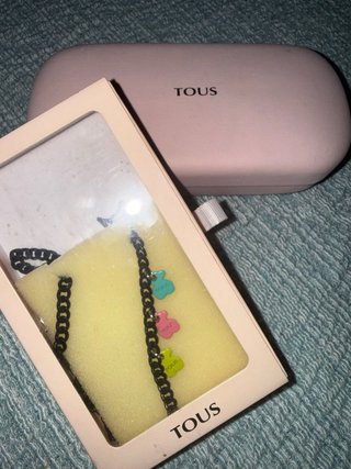 Gafas de sol Tous y cadena con charms