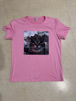 Camiseta rosa con estampado de gato