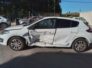 Centralita motor renault 237104817r megane 5176227