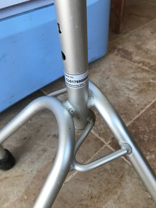 Muleta cuadrípode con codera
