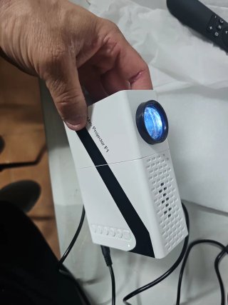 Mini proyector LED F1