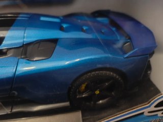 Ferrari F80 escala 1:18