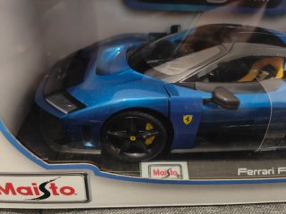 Ferrari F80 escala 1:18