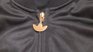 Chaqueta Adidas Negra con Rayas Blancas
