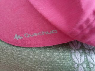 Cappellino Quechua fucsia da donna