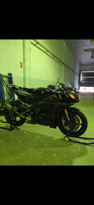 Yamaha R6 Race 2025