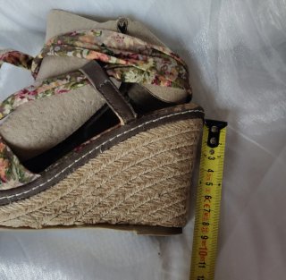 Sandalias cuña María Mare flores 37