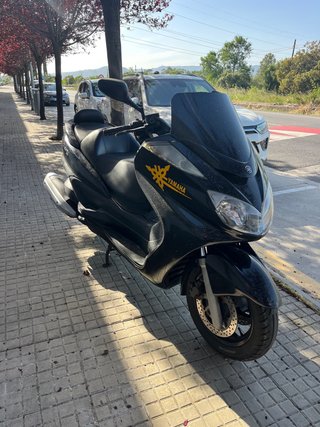 Yamaha Majesty 400 Negra