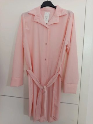 Camicia rosa con cintura