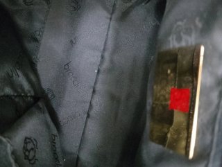 Borsa Braccialini nera con dettagli oro
