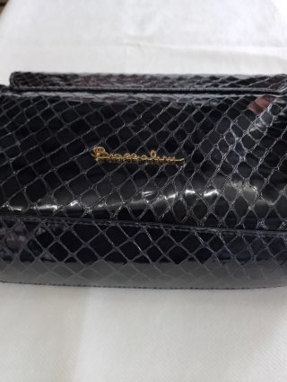 Borsa Braccialini nera con dettagli oro