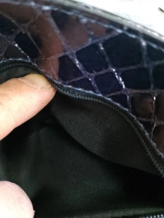 Borsa Braccialini nera con dettagli oro