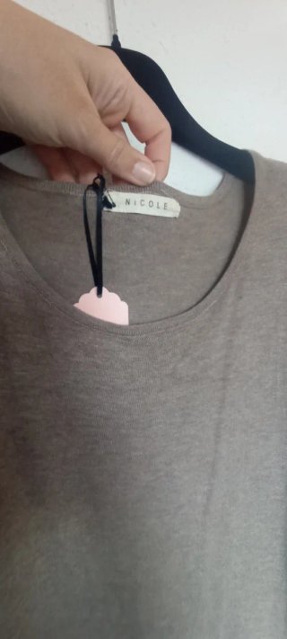 Jersey beige con cremallera lateral