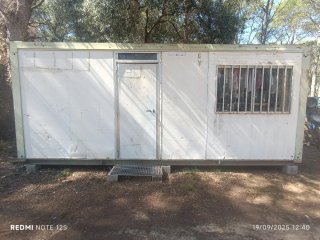 Caseta prefabricada aislada, contenedor, bungalow