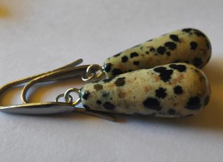 Pendientes de minerales naturales
