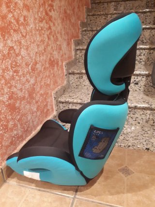 Silla coche infantil azul y negro