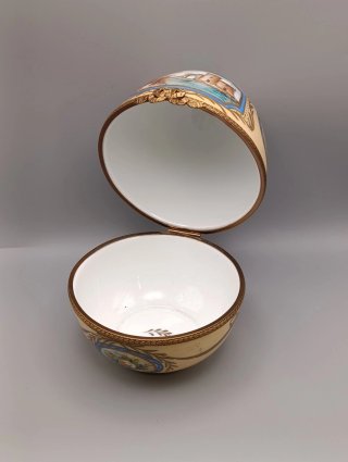 Grande Uovo Limoges Porcellana Dipinto a Mano