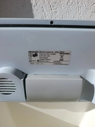 Nevera portátil Rocktrail azul y blanca