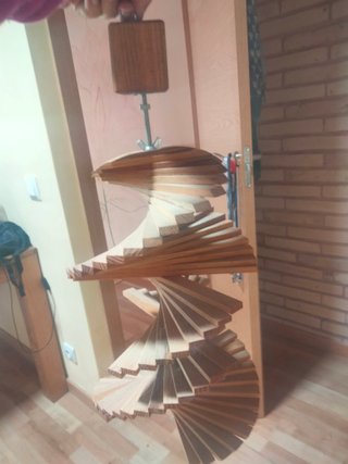 Adorno de techo de madera