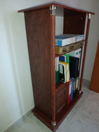 Estantería de madera