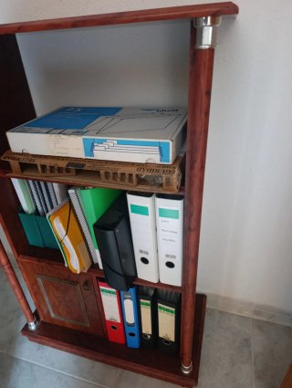 Estantería de madera