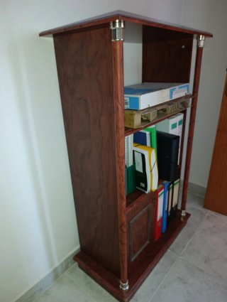 Estantería de madera