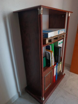 Estantería de madera