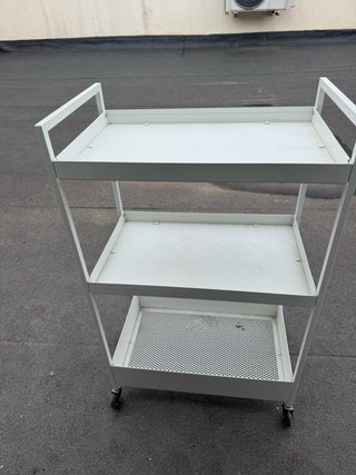 Carrito Auxiliar Blanco con Ruedas