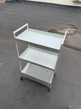 Carrito Auxiliar Blanco con Ruedas