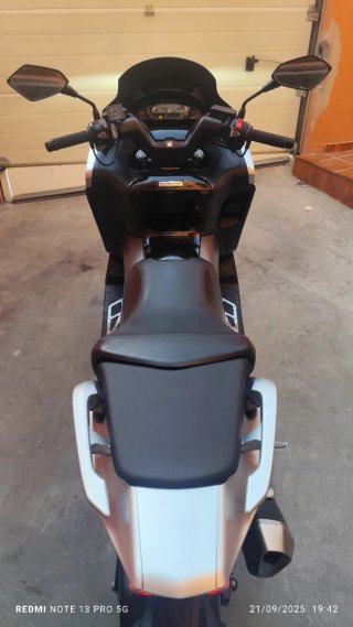 Honda Integra 750s