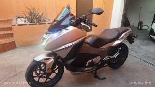 Honda Integra 750s