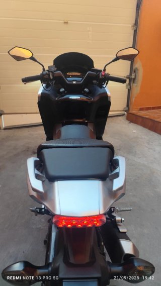 Honda Integra 750s
