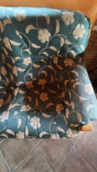 Sofá 2 plazas tela floral madera