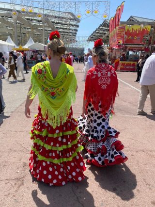 Vestido Flamenca Lunares Talla 38 y manton rojo