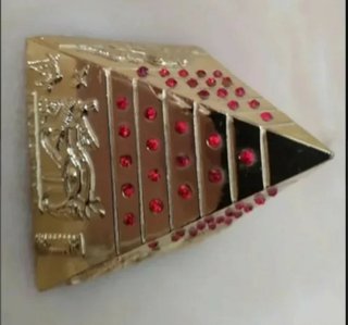 Piramide decorativa con strass