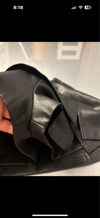 Falda pantalón polipiel Stradivarius negra
